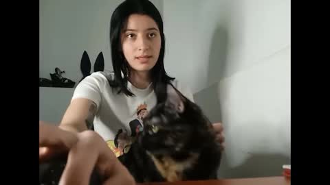 Mia-foster online show from 02.06.25