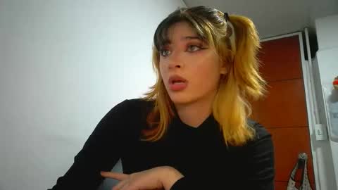 Snapshot of _genesid_dixton chatting on 03.04.26 Mia-foster online show from 03.04.26