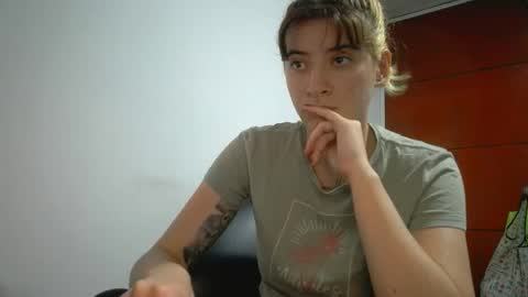 Snapshot of _genesid_dixton chatting on 03.21.26 Mia-foster online show from 03.21.26