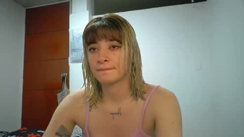 Snapshot of _genesid_dixton chatting on 04.09.26 Mia-foster online show from 04.09.26