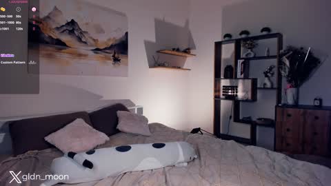 Snapshot of _golden_moon_ chatting on 01.26.25 Rina online show from 01.26.25