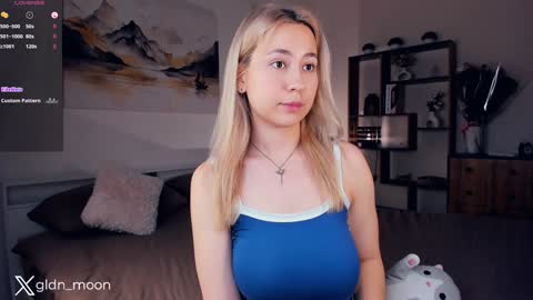 Snapshot of _golden_moon_ chatting on 01.31.25 Rina online show from 01.31.25