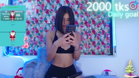 Snapshot of _gwen__ chatting on 12.31.24 Gwen online show from 12.31.24