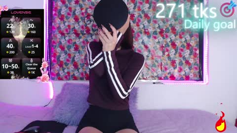 Snapshot of _gwen__ chatting on 01.19.25 Gwen online show from 01.19.25