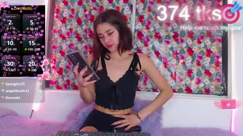 Snapshot of _gwen__ chatting on 02.15.25 Gwen online show from 02.15.25