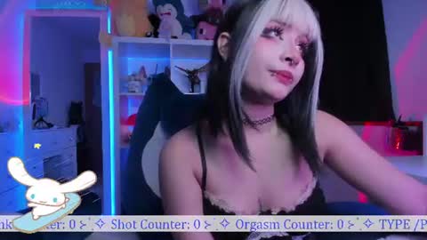 Snapshot of _heavenly_blue_ chatting on 06.23.26 Bluey online show from 06.23.26