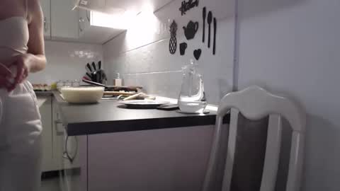 Snapshot of _hidden_frommymoom_ chatting on 03.05.26 Criss4u online show from 03.05.26