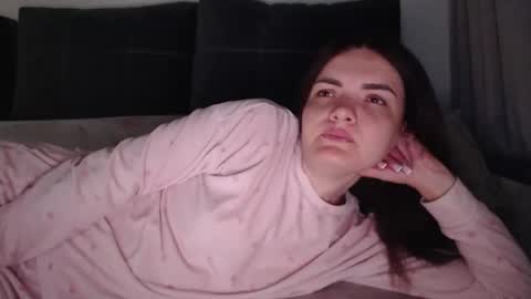 Snapshot of _hidden_frommymoom_ chatting on 03.21.26 Criss4u online show from 03.21.26