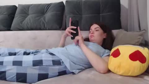 Snapshot of _hidden_frommymoom_ chatting on 03.31.26 Criss4u online show from 03.31.26