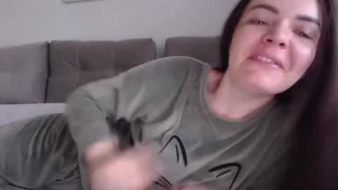 Snapshot of _hidden_frommymoom_ chatting on 04.03.26 Criss4u online show from 04.03.26