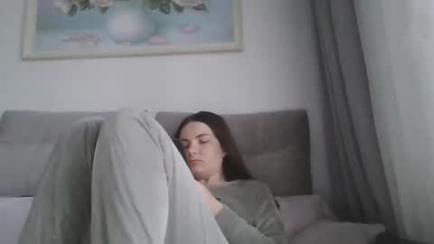 Snapshot of _hidden_frommymoom_ chatting on 04.08.26 Criss4u online show from 04.08.26