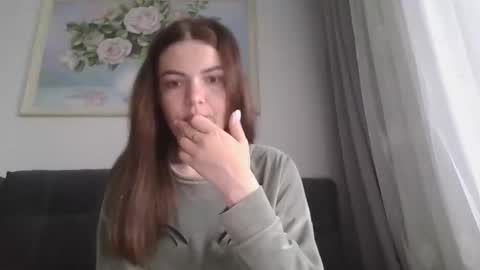 Snapshot of _hidden_frommymoom_ chatting on 04.16.26 Criss4u online show from 04.16.26