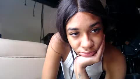 Snapshot of _hot_couple_69_ chatting on 06.25.26 KEYLA Y SAMUEL online show from 06.25.26