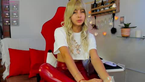 _hottie__ online show from 01.07.25