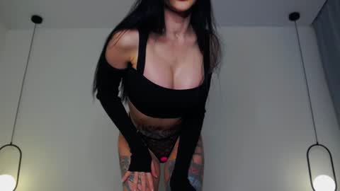 Mary online show from 12.23.24