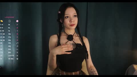 Snapshot of _in_the_end_ chatting on 05.18.26 you Mia online show from 05.18.26