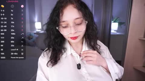 Snapshot of _inner_glow_ chatting on 03.30.26 Emily online show from 03.30.26