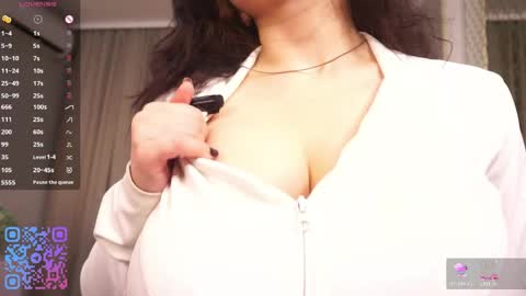 Snapshot of _inner_glow_ chatting on 05.15.26 Emily online show from 05.15.26