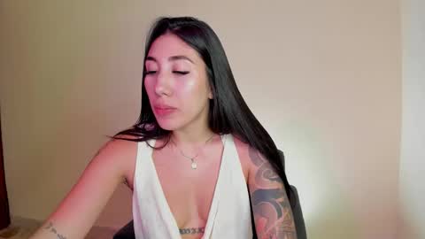 Snapshot of _isabella99_ chatting on 11.07.25 Isabella online show from 11.07.25