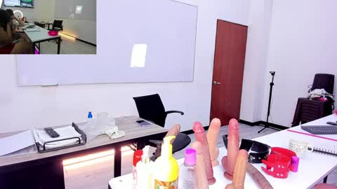 Snapshot of _isabella_2 chatting on 01.31.25 Isa online show from 01.31.25