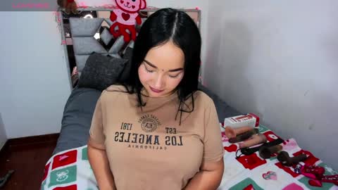 Snapshot of _isabella_2 chatting on 03.26.26 Isa online show from 03.26.26