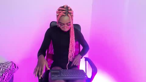 Snapshot of _itsbrit chatting on 12.04.25 Brit online show from 12.04.25