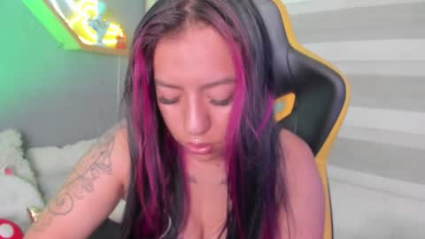 Snapshot of _ivanna11_ chatting on 09.25.25 Ivanna online show from 09.25.25