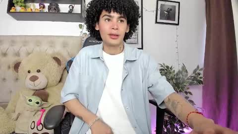 Snapshot of _jaay77 chatting on 12.18.24 Jay online show from 12.18.24