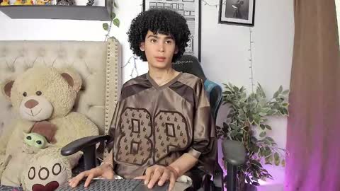 Snapshot of _jaay77 chatting on 12.18.24 Jay online show from 12.18.24