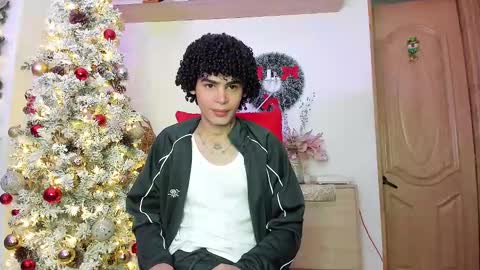 Snapshot of _jaay77 chatting on 12.28.24 Jay online show from 12.28.24