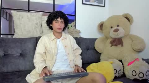 Snapshot of _jaay77 chatting on 01.15.25 Jay online show from 01.15.25