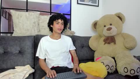 Snapshot of _jaay77 chatting on 01.15.25 Jay online show from 01.15.25