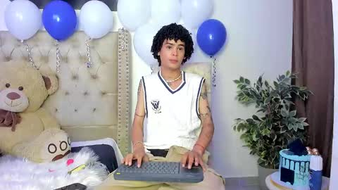 Snapshot of _jaay77 chatting on 02.10.25 Jay online show from 02.10.25