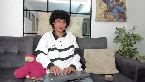 Snapshot of _jaay77 chatting on 02.15.25 Jay online show from 02.15.25