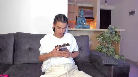 Snapshot of _jaay77 chatting on 02.21.25 Jay online show from 02.21.25