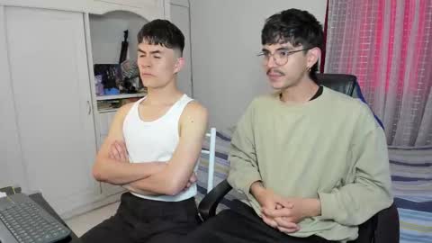 Snapshot of _jamesboy chatting on 10.27.25 James online show from 10.27.25