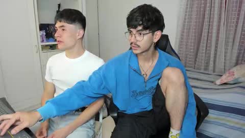 Snapshot of _jamesboy chatting on 10.31.25 James online show from 10.31.25