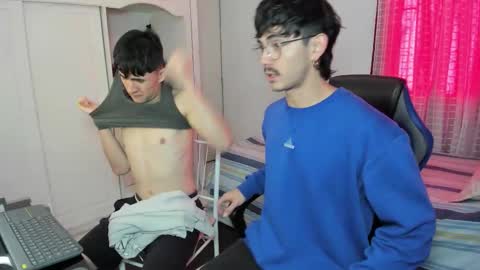 Snapshot of _jamesboy chatting on 11.01.25 James online show from 11.01.25