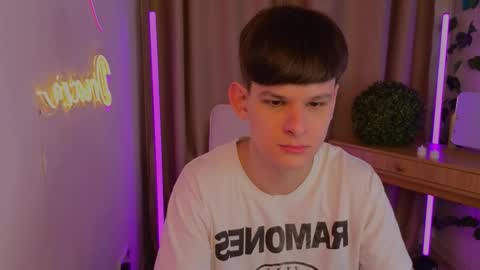 Snapshot of _jamesgray_ chatting on 02.07.26 James online show from 02.07.26