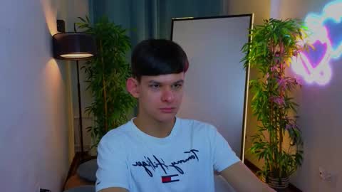 Snapshot of _jamesgray_ chatting on 02.12.26 James online show from 02.12.26