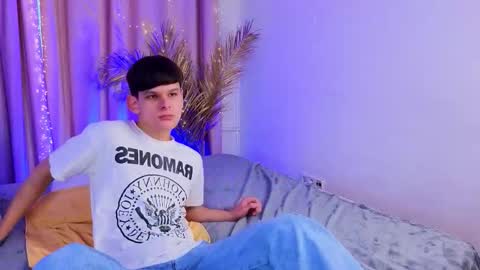 Snapshot of _jamesgray_ chatting on 02.18.26 James online show from 02.18.26