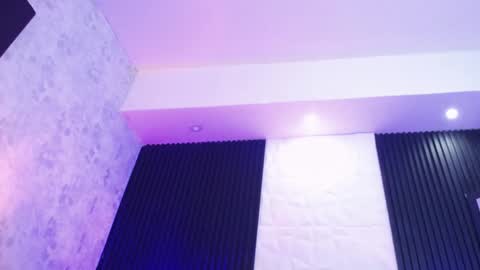 Mia online show from 12.14.24