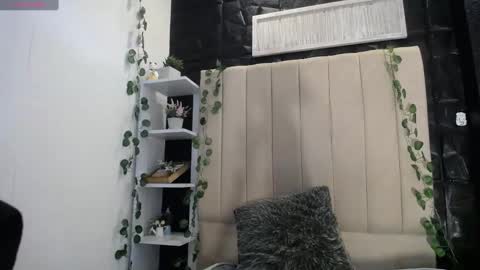 Mia online show from 01.29.25