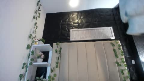 Mia online show from 03.04.25