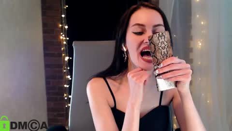  karolina online show from 02.15.25