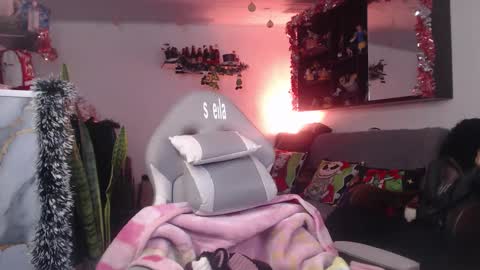 Snapshot of _kat_sweet chatting on 12.03.25 Cata online show from 12.03.25