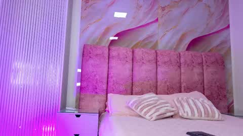 Kendall online show from 02.10.26