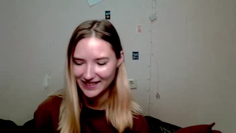 Snapshot of _kikiclark_ chatting on 10.10.25 _kikiclark_ online show from 10.10.25