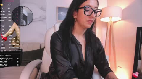 Snapshot of _kiramoon__ chatting on 01.03.25 Kiraaaa 0 online show from 01.03.25