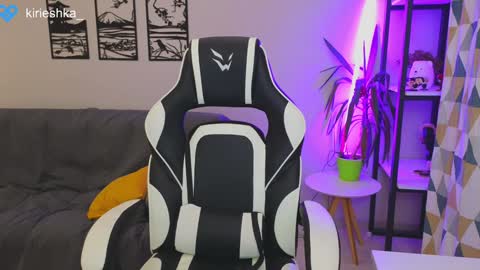 Molly   Emily online show from 12.21.24